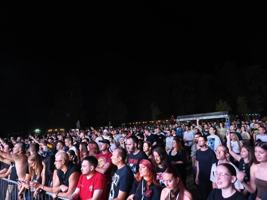 Art Front festival ponovo oživeo Mitrovicu - hiljade ljudi uživalo u muzici i posebnoj energiji