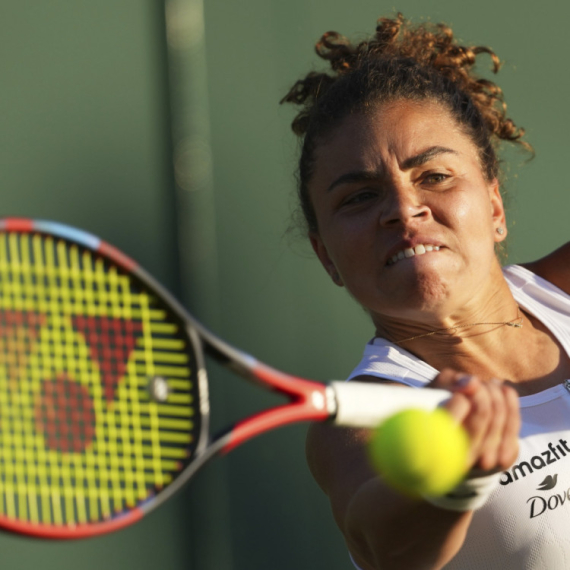 Paolini posle tri seta u finalu Sinsinatija