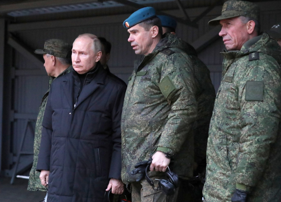 Putinovi najluđi pokloni: Od mopeda do predsedničkog helikoptera