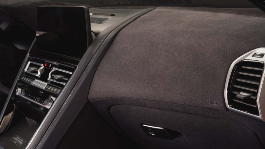 BMW se oprašta od Serije 8 limitiranom verzijom u kultnim bojama iz devedesetih FOTO