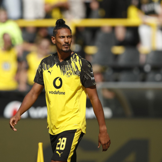 Ale zatvara krug – vratio se tamo gde je sve počelo