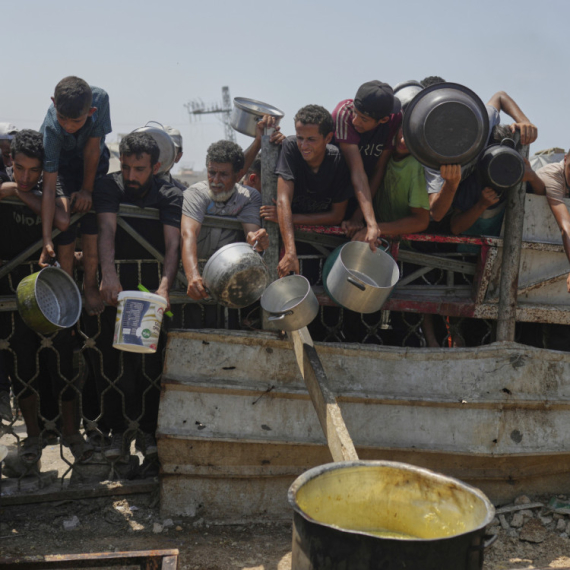 Više od 300 kamiona pomoći ušlo u Gazu