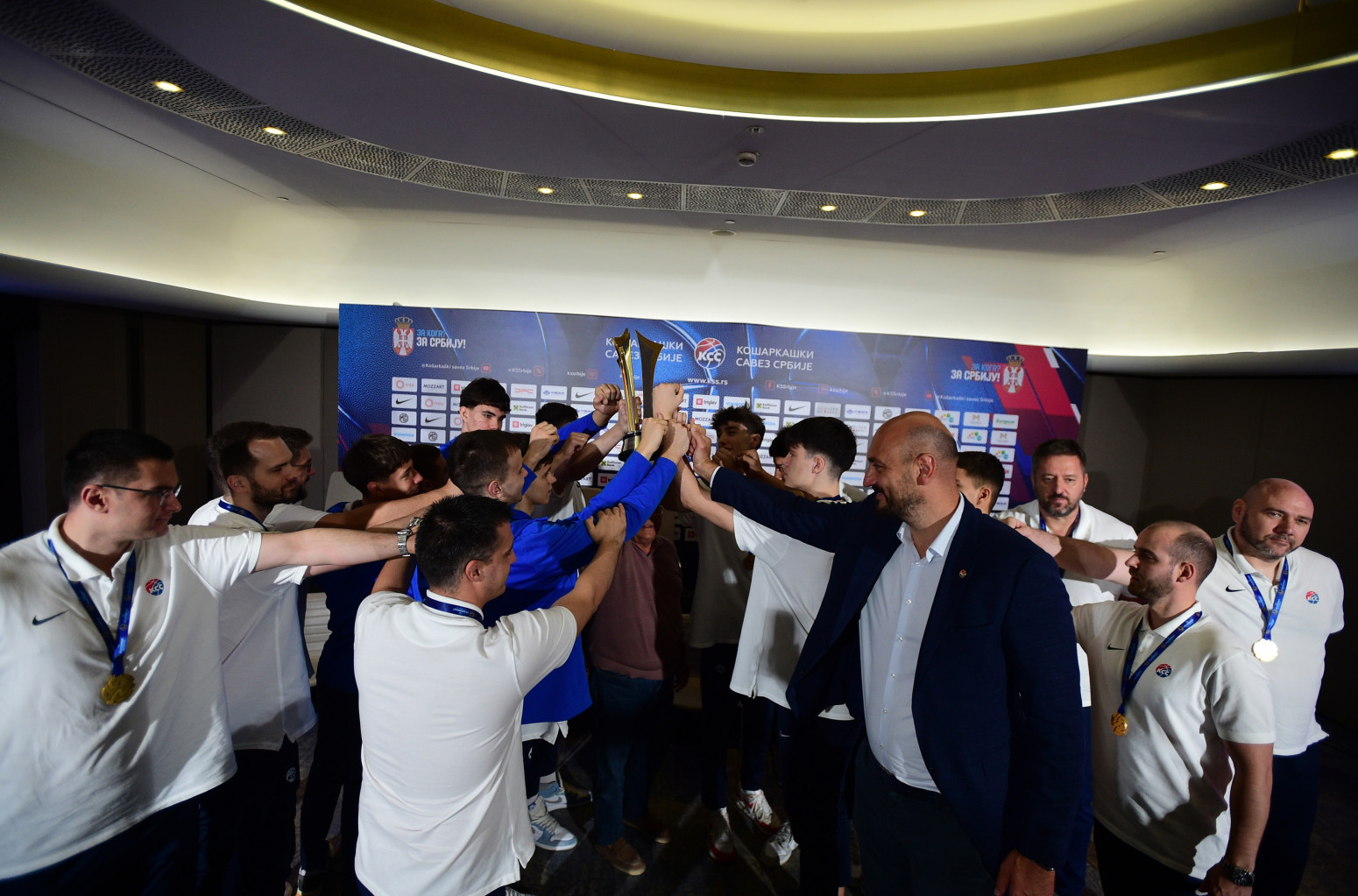 Vratili se srpski šampioni Evrope; "Neće moći ekipe da imaju po 10-12 stranaca"