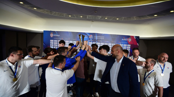 Vratili se srpski šampioni Evrope; "Neće moći ekipe da imaju po 10-12 stranaca"