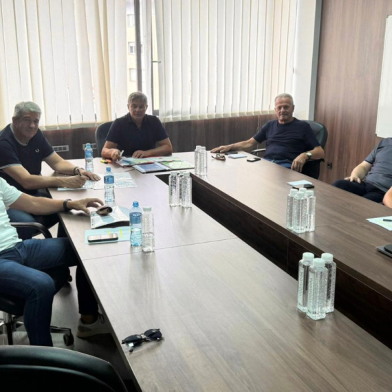 Piksi održao sastanak pred Letoniju i Englesku