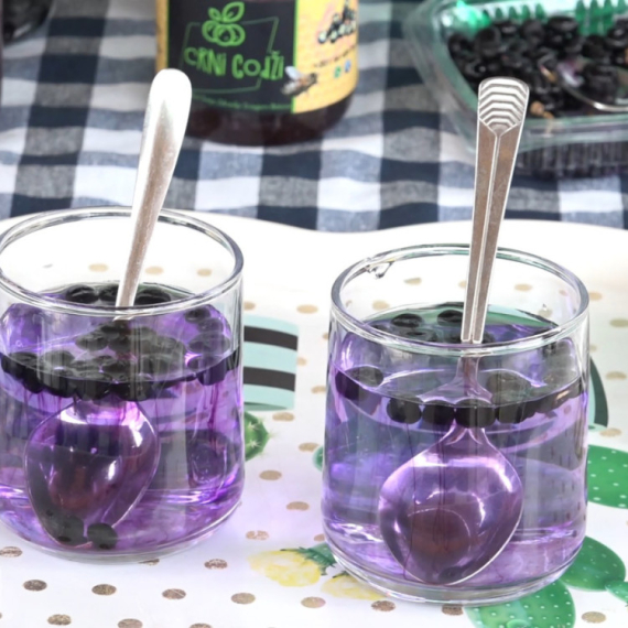 A family from Novi Pazar grows the rarest berries in the Balkans: Black goji - highly medicinal and profitable