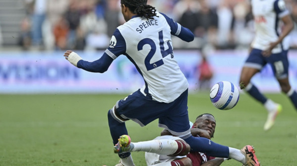 Totenhem sačuvao beka