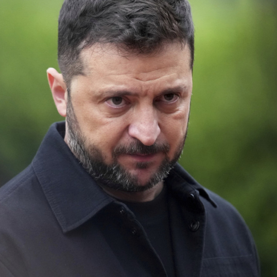 Skandal u Kijevu: Zelenski pokrao pare za oružje?