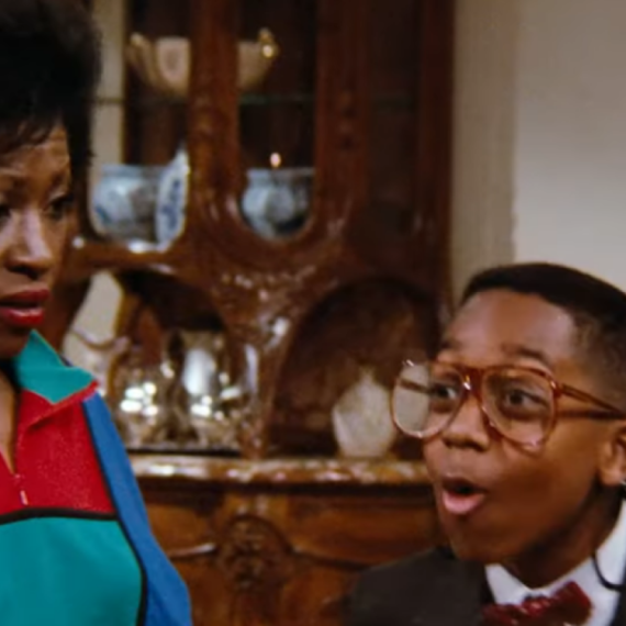 Čuvena hit serija iz devedesetih se vraća VIDEO