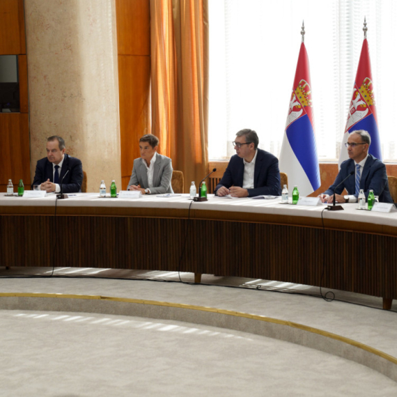 Održana sednica Saveta za nacionalnu bezbednost, predsedavao Vučić FOTO