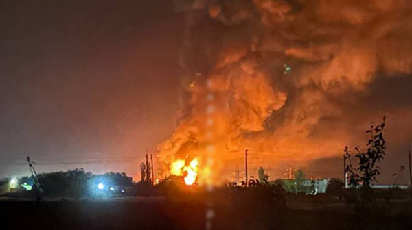 Rat – dan 1.418: Ukrajinci pogodili naftne platforme; Borbe su teške; Zelenski: 1.000 mrtvih dnevno FOTO/VIDEO