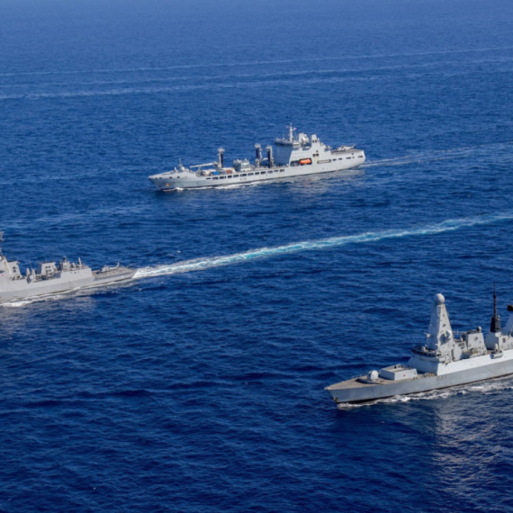 Tramp poslao tri američka razarača; Rat počinje? FOTO