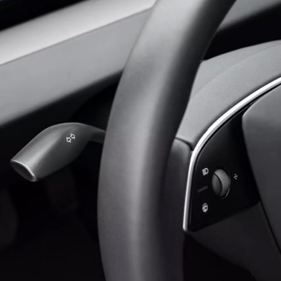 Nakon godina kritika, Tesla tiho vraća ručicu pokazivača pravca u Model 3 FOTO
