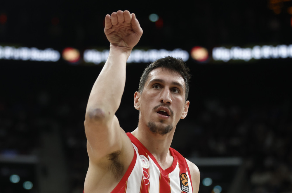 Olimpijakos ozvaničio: Larencakis ostaje! FOTO