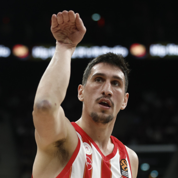 Olimpijakos ozvaničio: Larencakis ostaje! FOTO