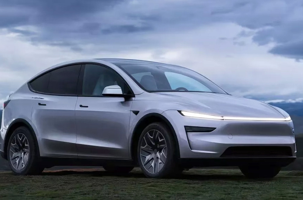 Tesla Model Y postaje duži i skuplji uz novu konfiguraciju sa šest sedišta FOTO