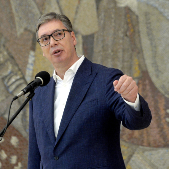 Vučić: U nedelju prezentacija, od 1. septembra primena. "Čudesne mere"