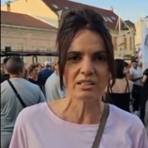 "Da se krećemo slobodno i da nemamo strah od svega što se dešava"; Narod ustao u Sremskoj Mitrovici VIDEO