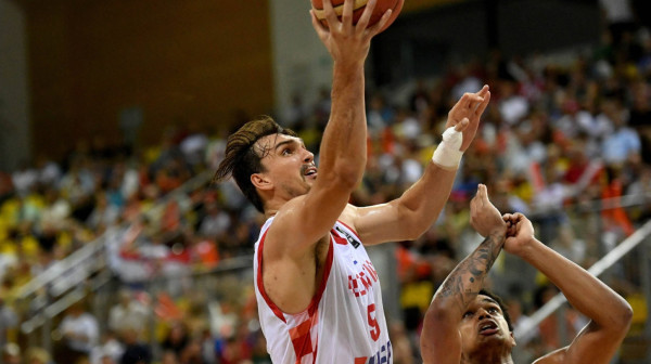 Hrvatska se jedva kvalifikovala u kvalifikacije za Mundobasket! Dominacija Šarića, povredio se Hezonja
