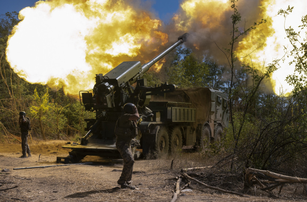 Uništavanje; Ukrajinski dronovi razneli ruske baze i skladišta; Bukti na frontu FOTO/VIDEO