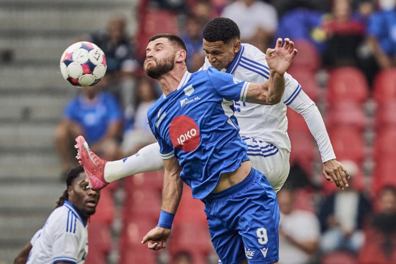 Veliki uspeh Marka Nikolića – tzv. Kosovo slavi prolaz