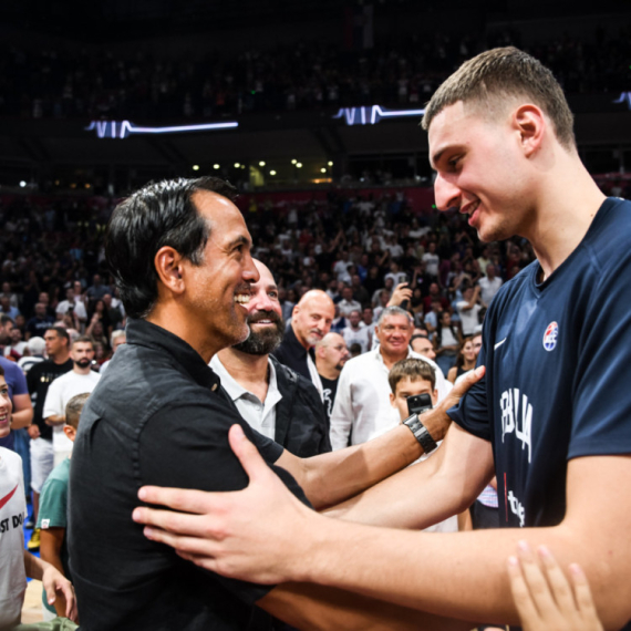 "Spolstra je preleteo okean da se uveri u formu Jovića i da mu poželi sreću na EP" FOTO