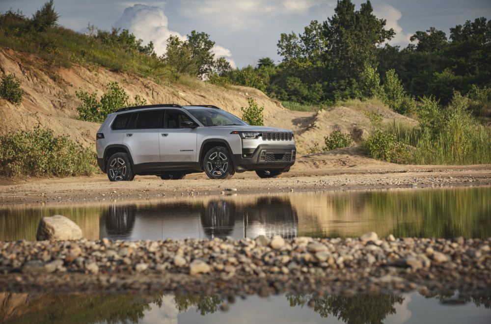 Hibridni Čirokanac: Jeep Cherokee se vratio! FOTO
