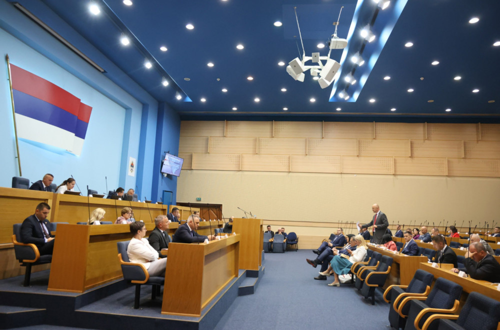 MUP RS: Uhapšen muškarac zbog lažne dojave o bombi u skupštini