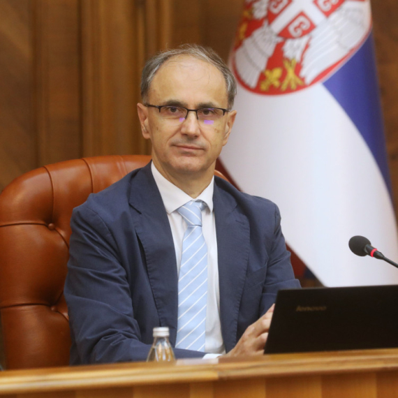 Macut: Podržavam poziv Vučića, dijalog neophodan radi smirivanja tenzija u društvu