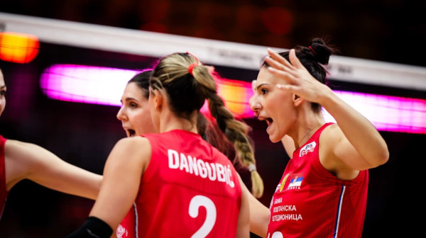 Srbija dominantno počela odbranu svetskog zlata!