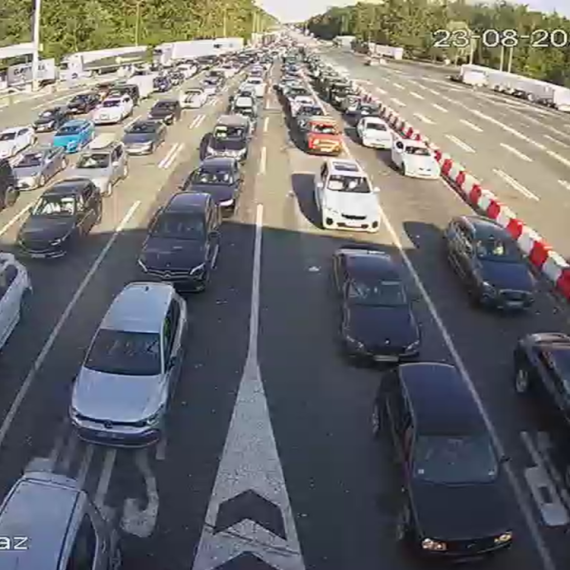 Kolaps na granicama: Kilometarske kolone, čeka se i po osam sati FOTO/VIDEO