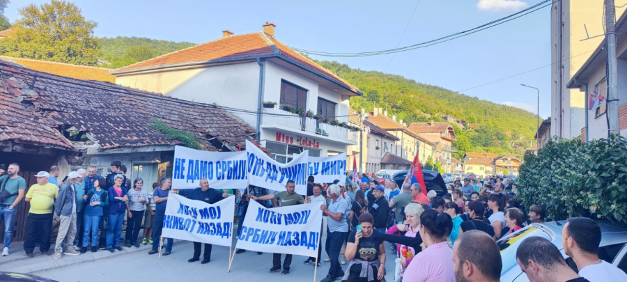 Građani ustali protiv blokada: Šabac, Loznica, Trgovište, Valjevo... FOTO/VIDEO