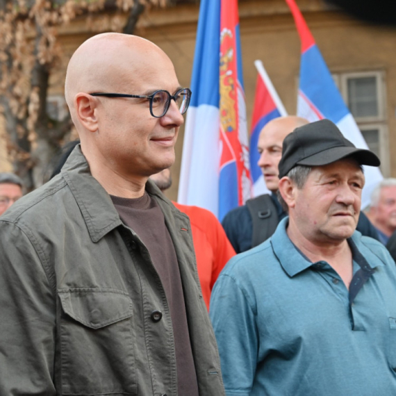 Vučević sa građanima Rume: Hoćemo normalan život FOTO