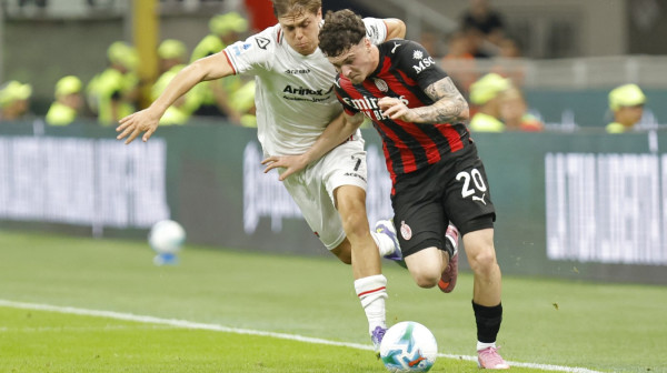 Novajlija šokirao Milan – Roma savladala Bolonju VIDEO