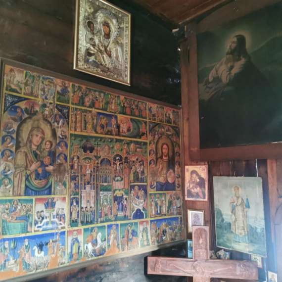 Velika svetinja u srcu Srbije: Iz kamena u manastiru Voljavča teče lekovita voda FOTO