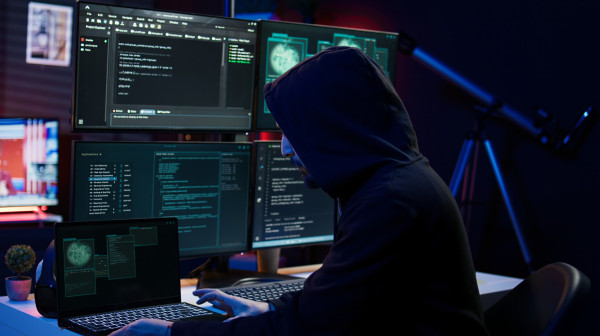 Google i Apple upozorili: Pretnja stiže iz ove države