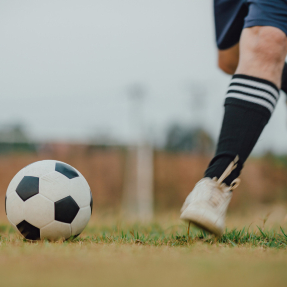 Potpisani ugovori o izgradnji novih fudbalskih terena u Beogradu