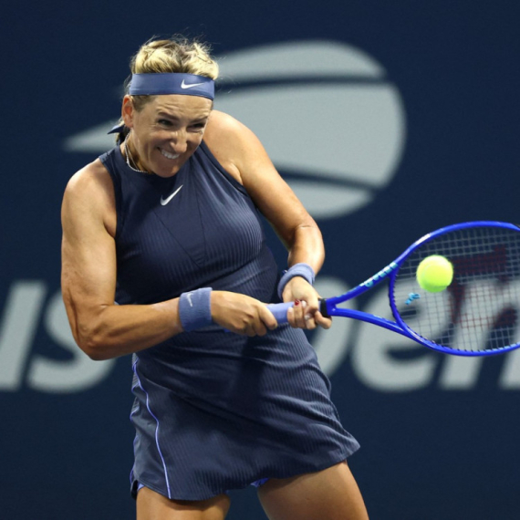 Azarenka i Paolini sigurne, Ruskinja razbila Ukrajinku