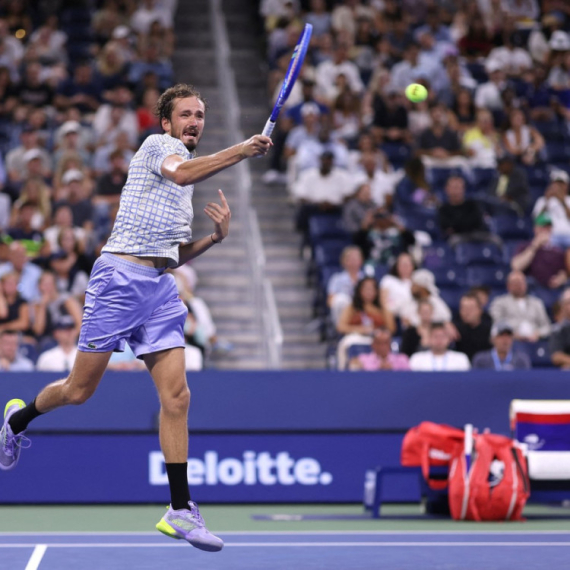 Nestvarne scene – Medvedev: "Sudija zarađuje po meču, ne po satu, žuri mu se kući" VIDEO