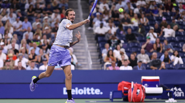 Nestvarne scene – Medvedev: "Sudija zarađuje po meču, ne po satu, žuri mu se kući" VIDEO