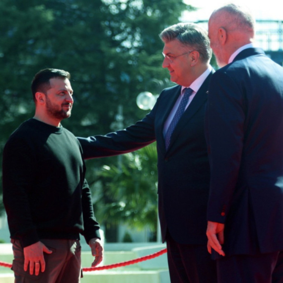 Zelenski odlikovao i Plenkovića