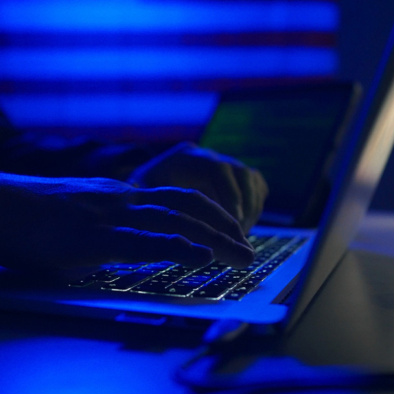 Nikada ne kucajte ovih pet fraza u Google