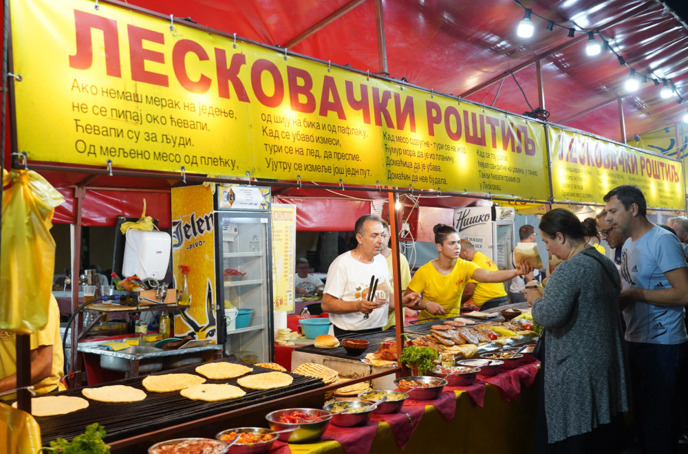 Počela Roštiljijada! Ovo su cene pljeskavica VIDEO