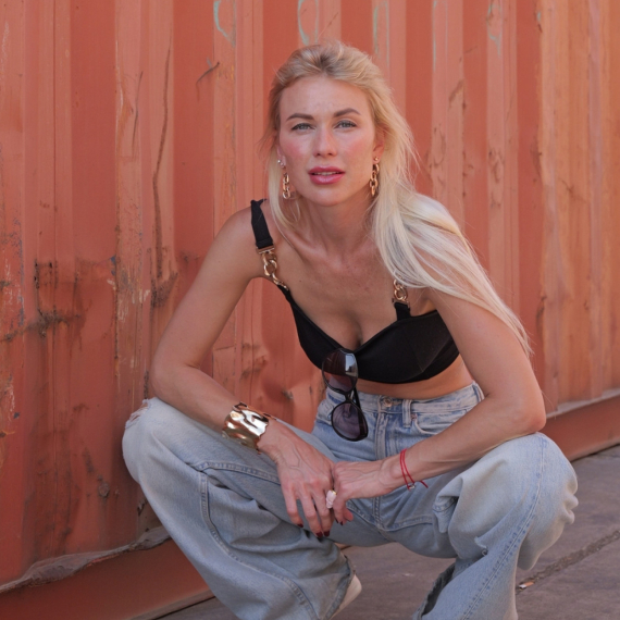 Nekada najdraži komad garderobe sada ćete vrlo rado baciti: Evo šta ga zamenjuje FOTO