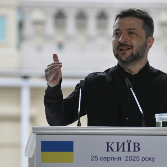 Zelenski u panici: Rusija razara škole i stanove, hiljade domova u mraku