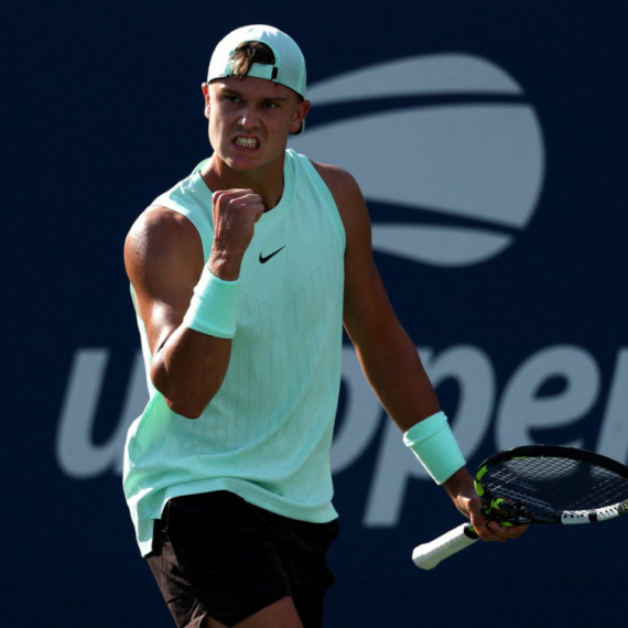 Rune rutinski do druge runde