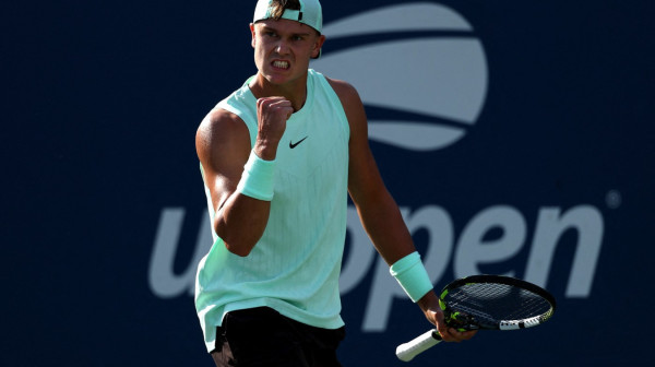 Rune rutinski do druge runde