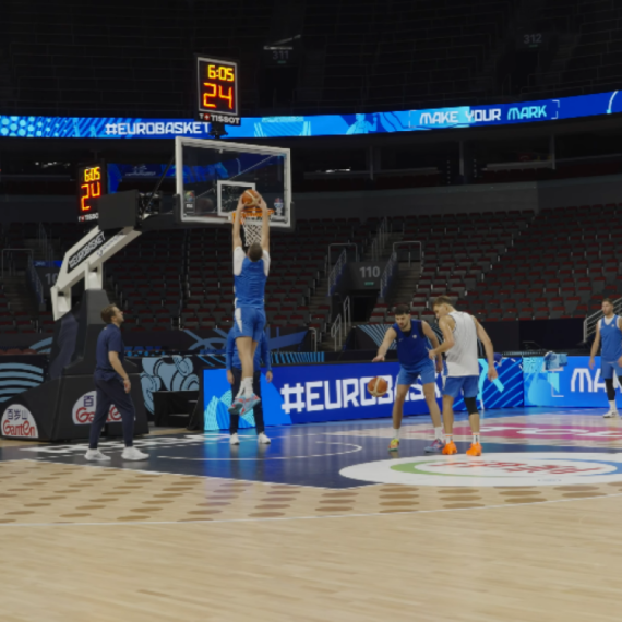 Jović "vežbao" sa logoa i zakucavanje – prvi trening "orlova" u Rigi VIDEO