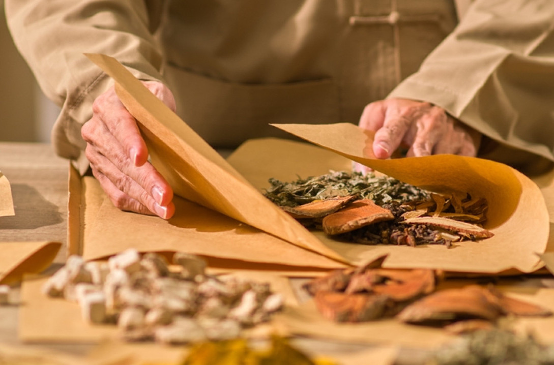 "Dida Zvonko je Srpkinja": Hrvati se obrušili na popularnog travara FOTO