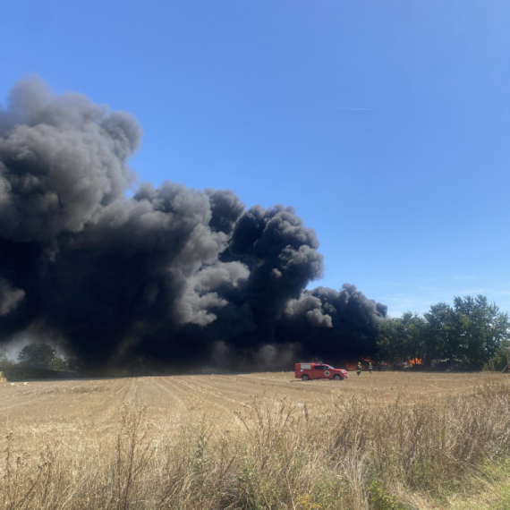 Veliki požar u Novom Sadu: Uspešno lokalizovan, evo šta je gorelo FOTO/VIDEO
